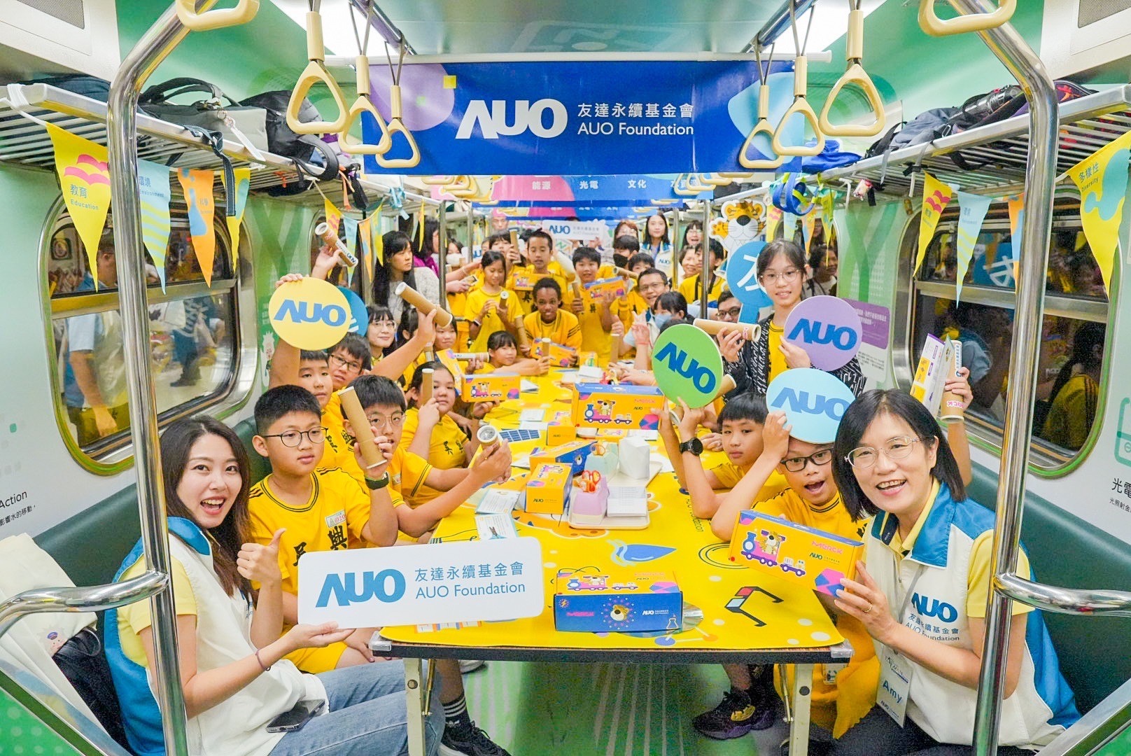 友達永續基金會響應國科會推動的「臺灣科普環島列車」正式啟航，透過「生活中的科學」車廂課程設計，展開為期6天巡迴全臺17個縣市、停靠32站的移動式科普之旅