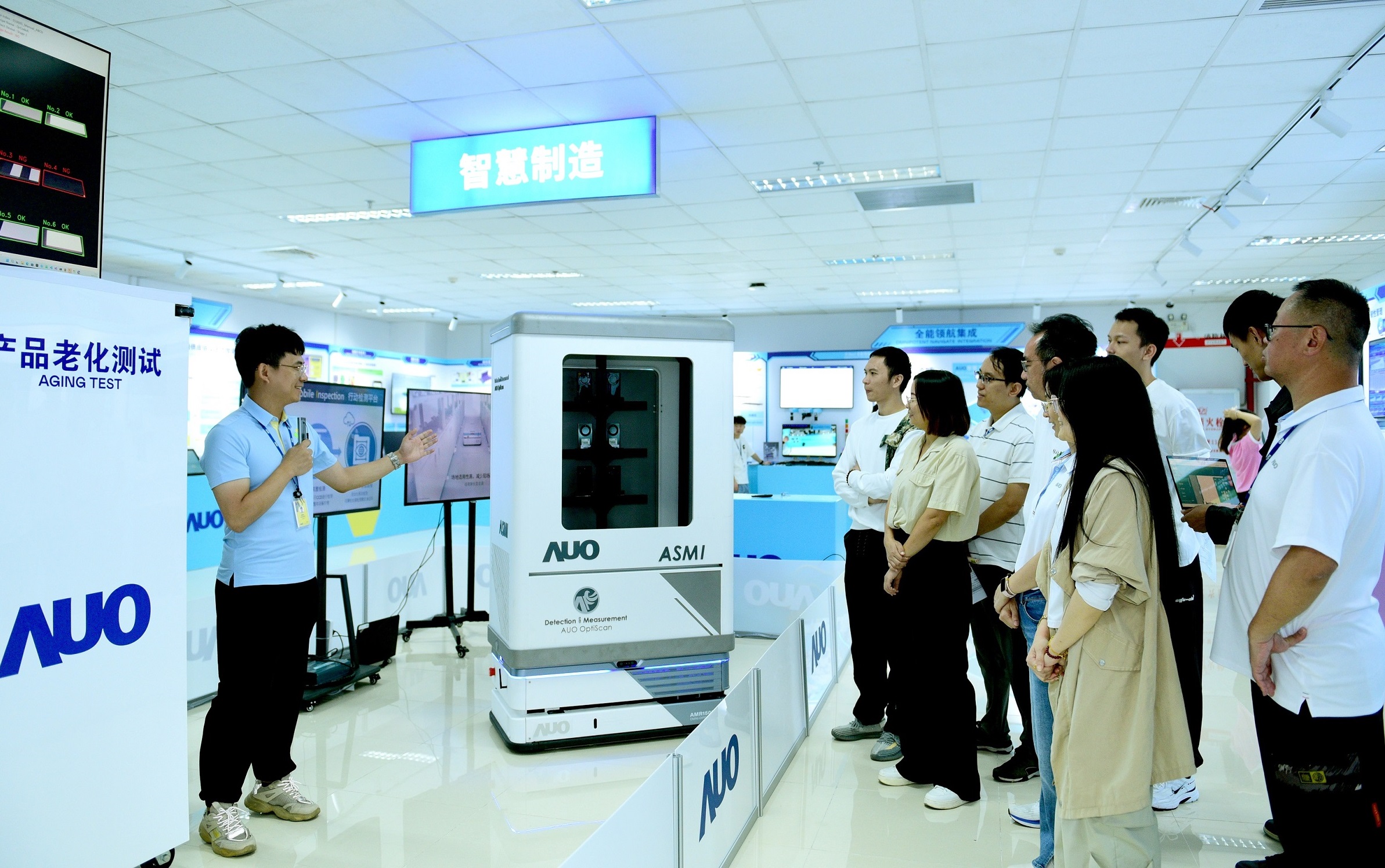 球盟会厦门将5G+ABC技术串联生产管理全流程，打通研发、采购、生管、制程、设备、质量等产品全生命周期制造流程，完成数字化设计、智慧供应链、智能座舱、全流程设备管理、数据驱动优化、智慧在线检测、智慧品管等自适应生产模式升级