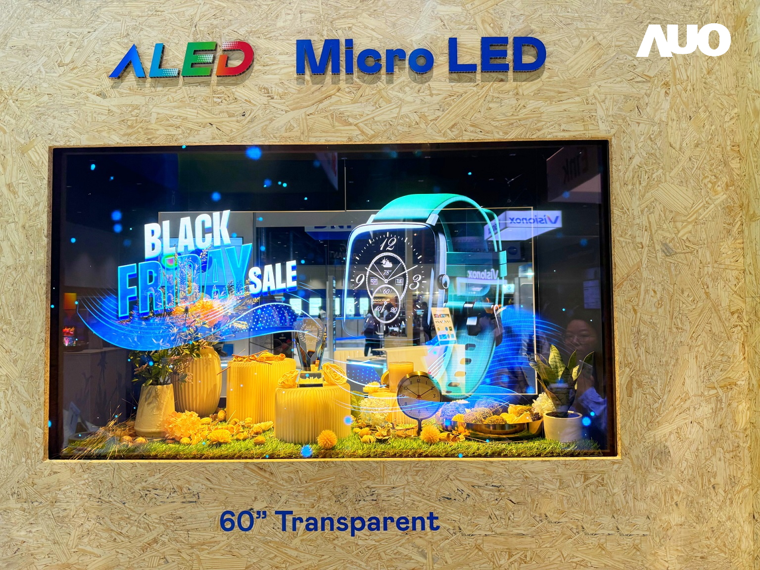 友達領先業界打造「60吋高透明度Micro LED顯示器」，具高穿透率、低繞射、高亮度、無縫拼接等優勢，展現如家庭玄關窗屏、商品展示櫥窗，或觀光運具的導覽窗屏之應用潛力，獲台灣精品標誌