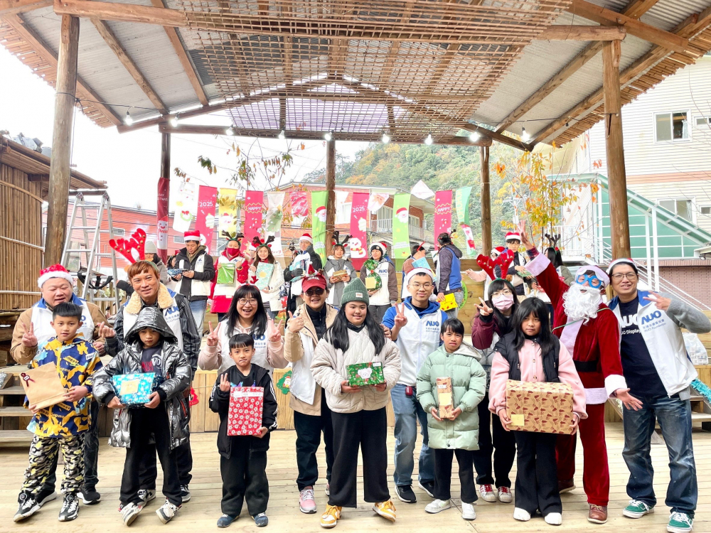 友達永續基金會號召「圓夢計畫」行動連續23年，由同仁凝聚內部愛心與資源送往偏鄉，累積為逾萬名兒童圓夢，實踐友達共創共好的永續精神。